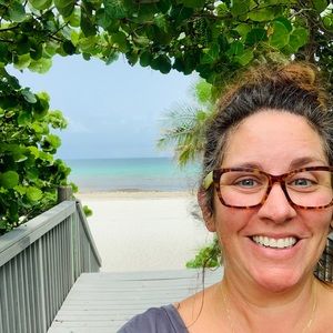 Meet your Posher, Whitney